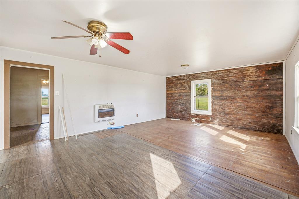 802 Private Road 1675 Property Photo 26