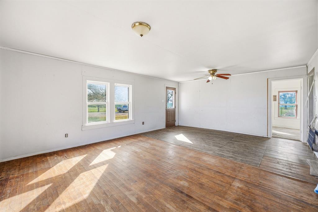 802 Private Road 1675 Property Photo 27