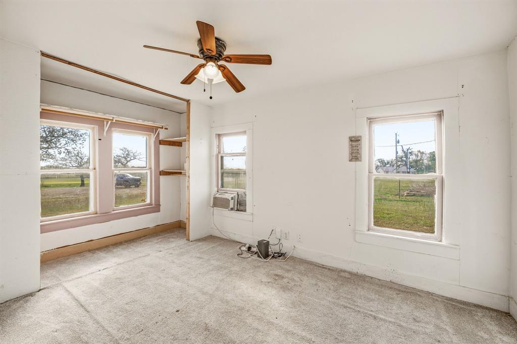 802 Private Road 1675 Property Photo 29