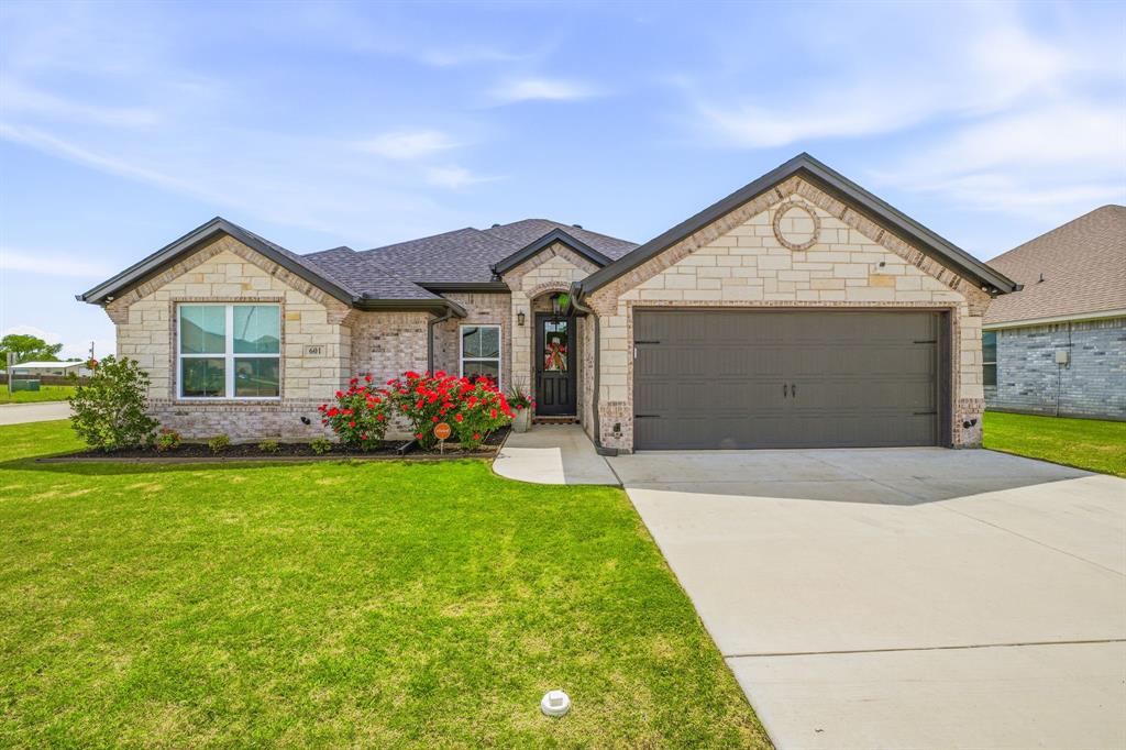 601 Violet Drive Property Photo 1