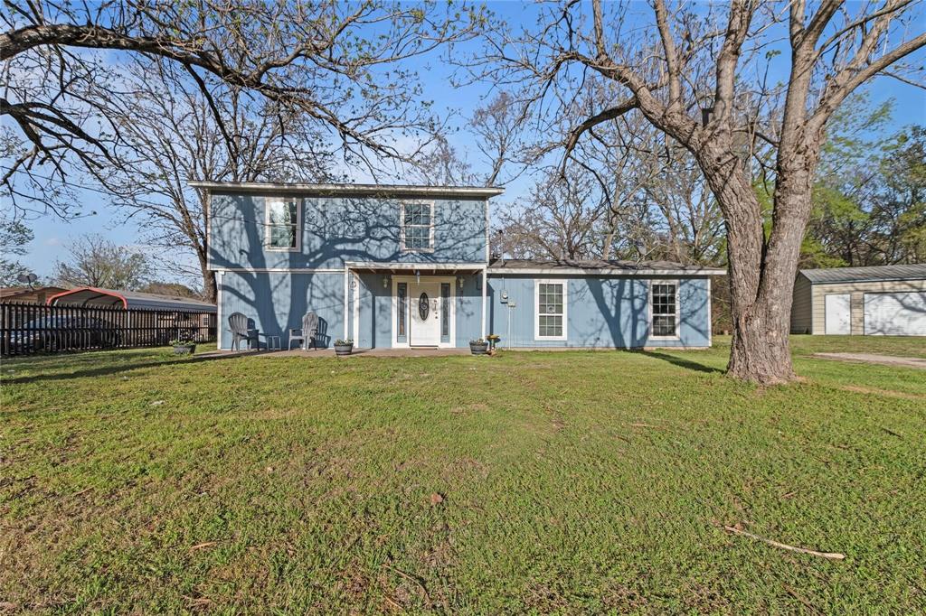303 Whispering Oaks Trail Property Photo 15