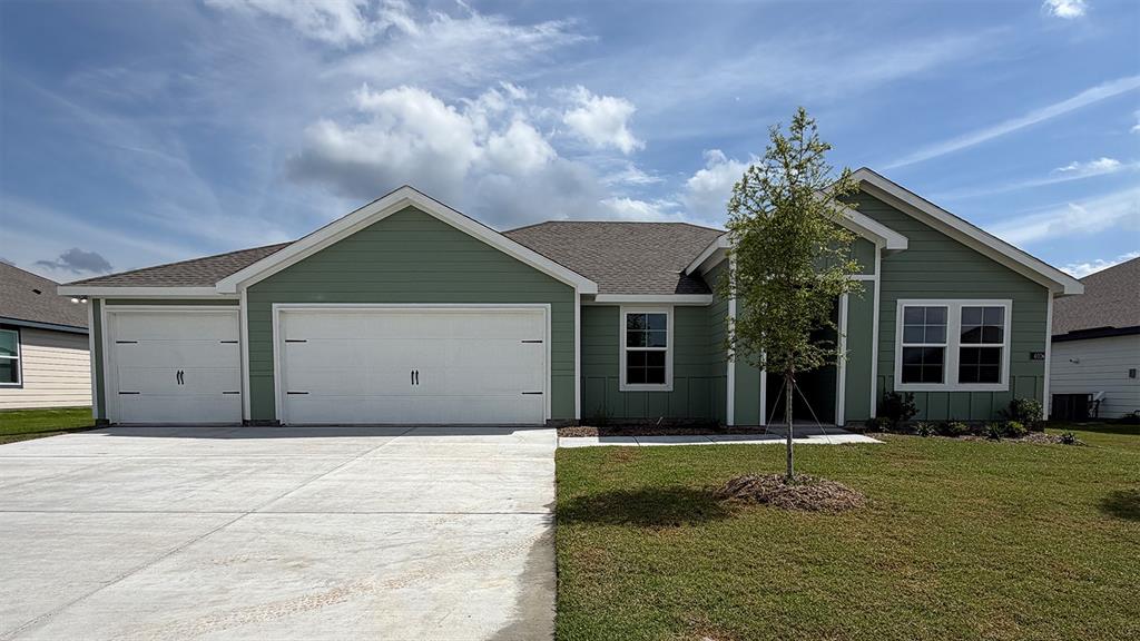 401 American Elm Drive Property Photo 1