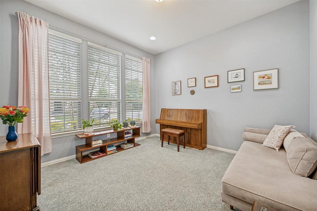 2841 Edinburgh Property Photo 4