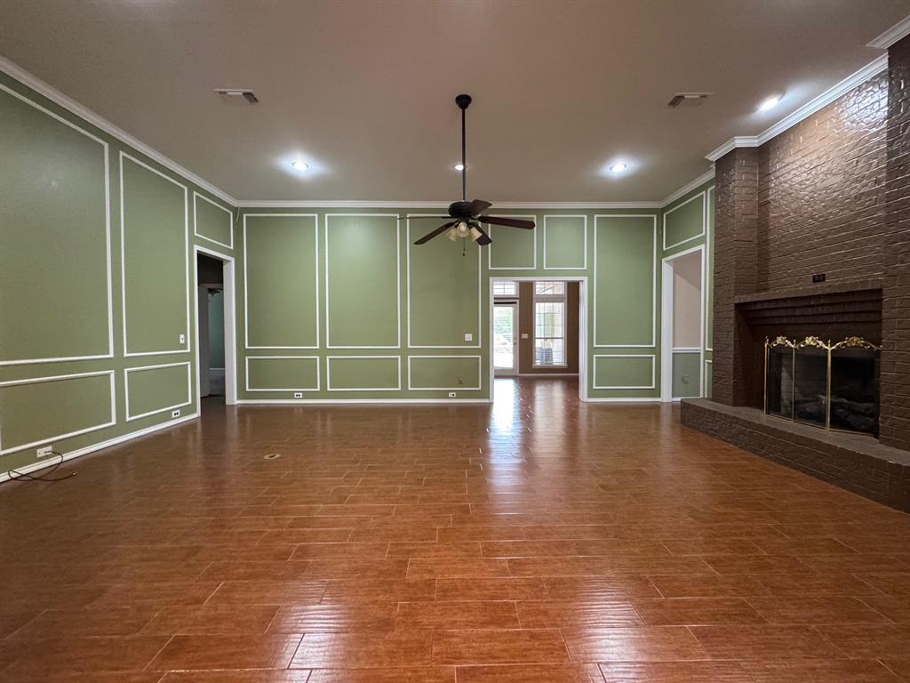 2865 Oak Creek Drive Property Photo 3