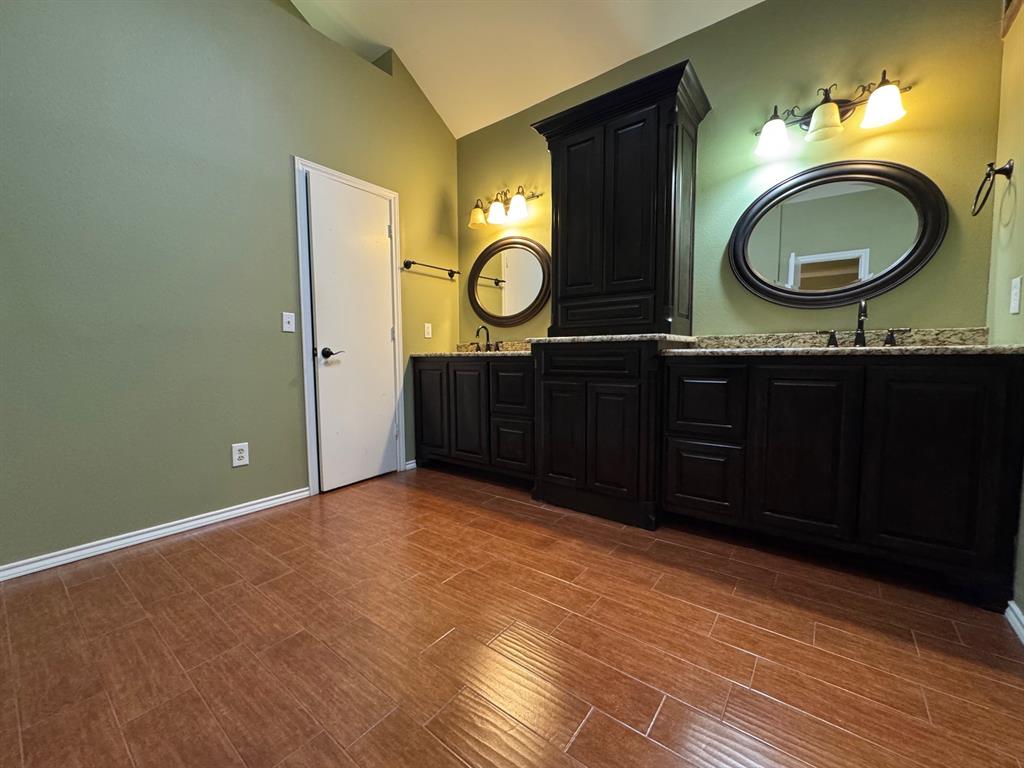 2865 Oak Creek Drive Property Photo 15