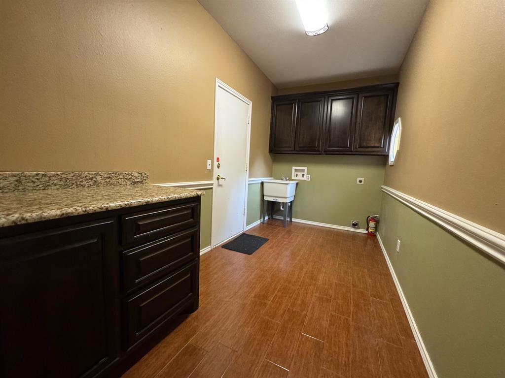 2865 Oak Creek Drive Property Photo 22