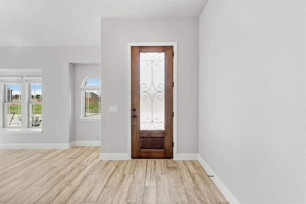 3244 Southampton Drive Property Photo 4