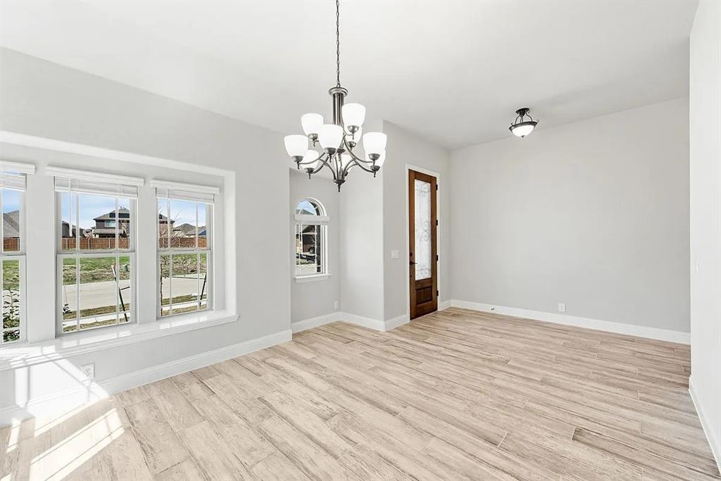 3244 Southampton Drive Property Photo 6