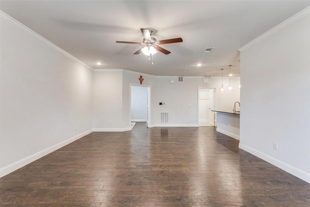 651 N Watters Road 1206 Property Photo 2