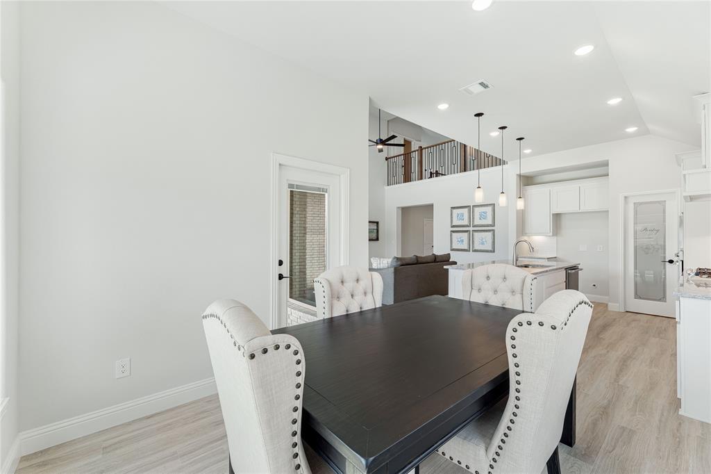 2217 Amber Gate Drive Property Photo 15
