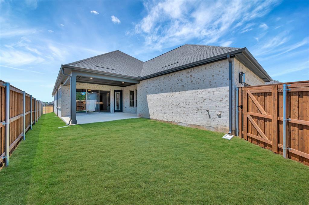 2097 Pine Grove Lane Property Photo 2