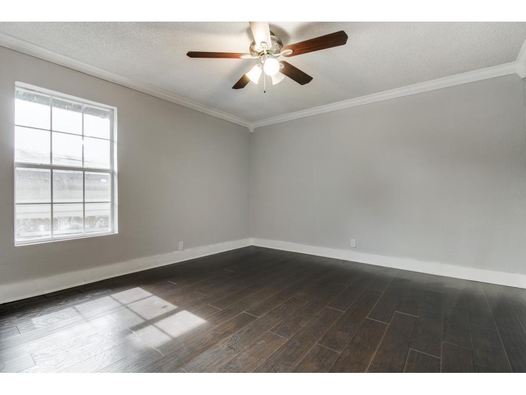 126 Neches Property Photo 15