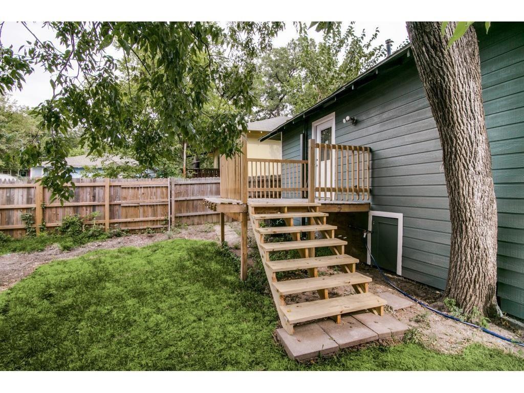 126 Neches Property Photo 20