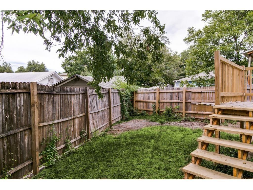 126 Neches Property Photo 21