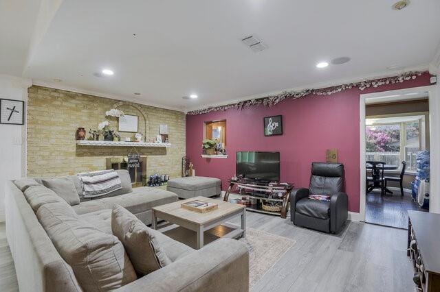 802 Crest Oak Court Property Photo 4