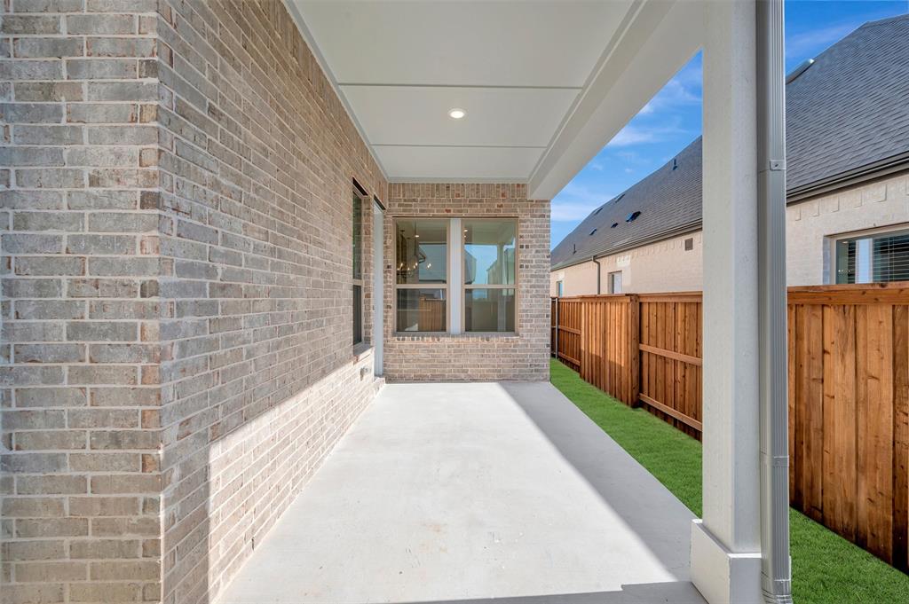 2021 Mack Avenue Property Photo 2