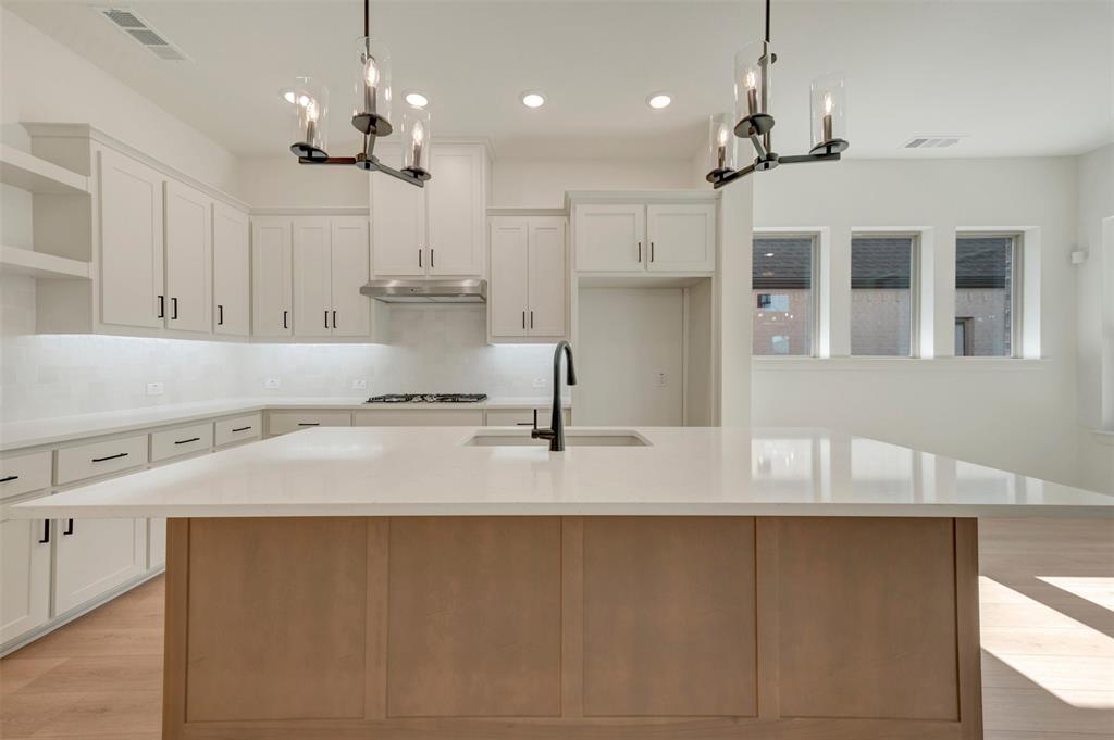 2021 Mack Avenue Property Photo 17