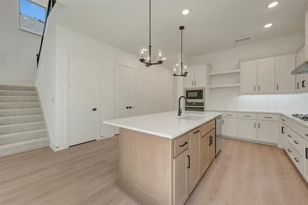 2021 Mack Avenue Property Photo 22