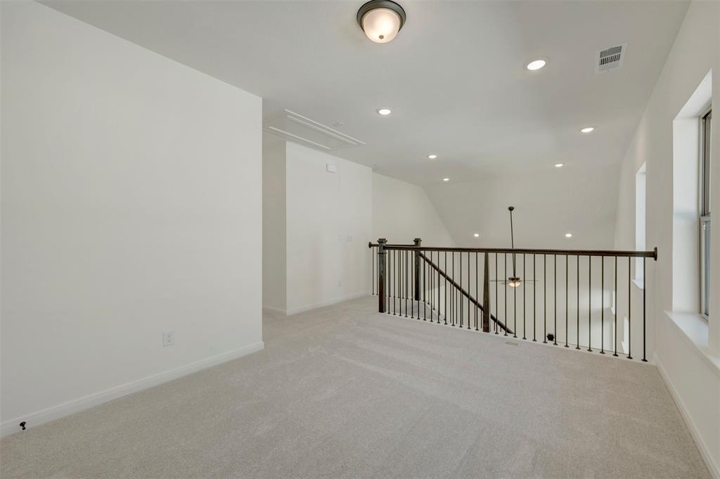 2021 Mack Avenue Property Photo 31