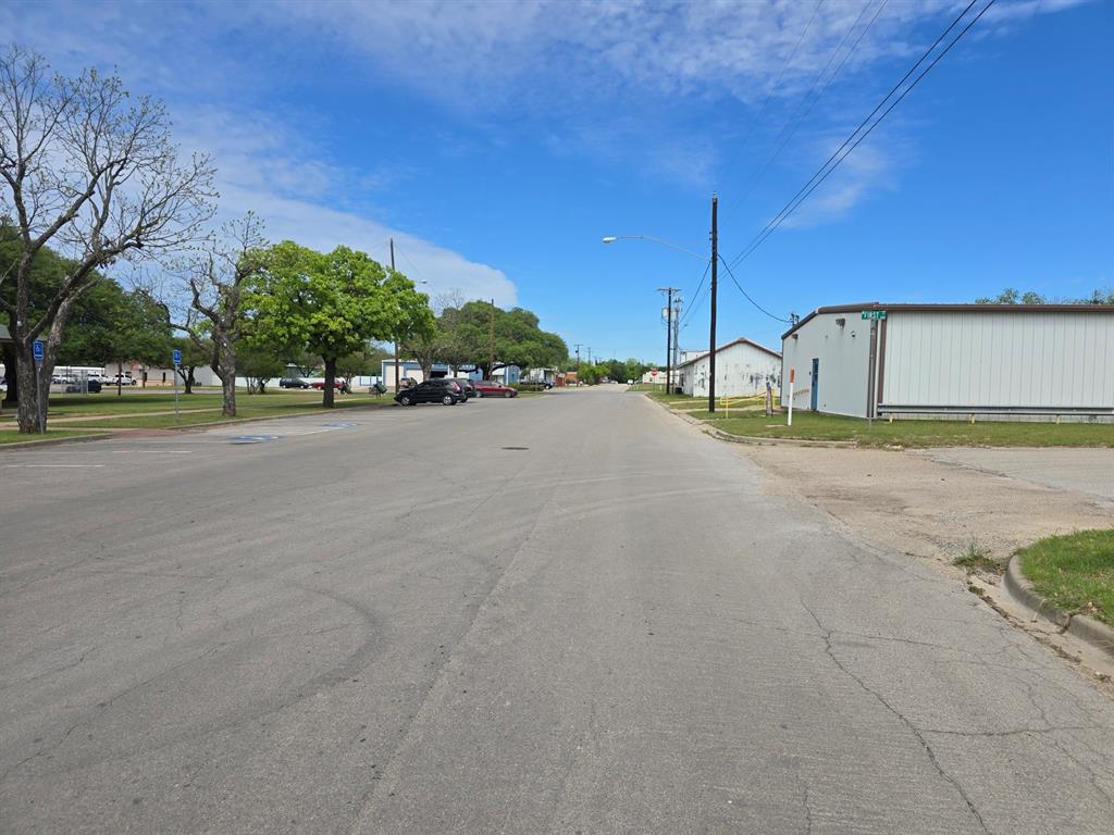 811 Hillsboro Street Property Photo 2