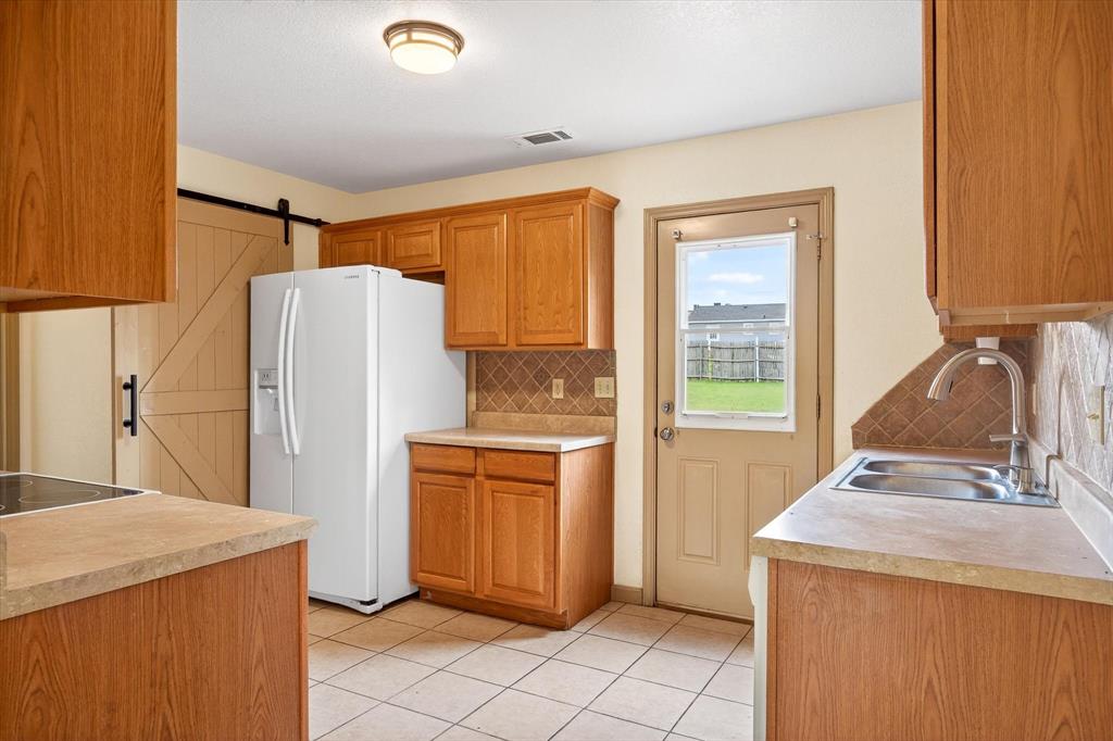 721 Comanche Cove Drive Property Photo 14