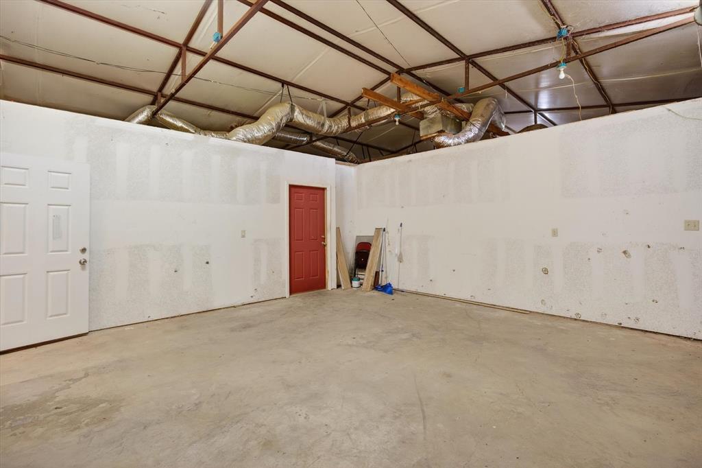 721 Comanche Cove Drive Property Photo 26
