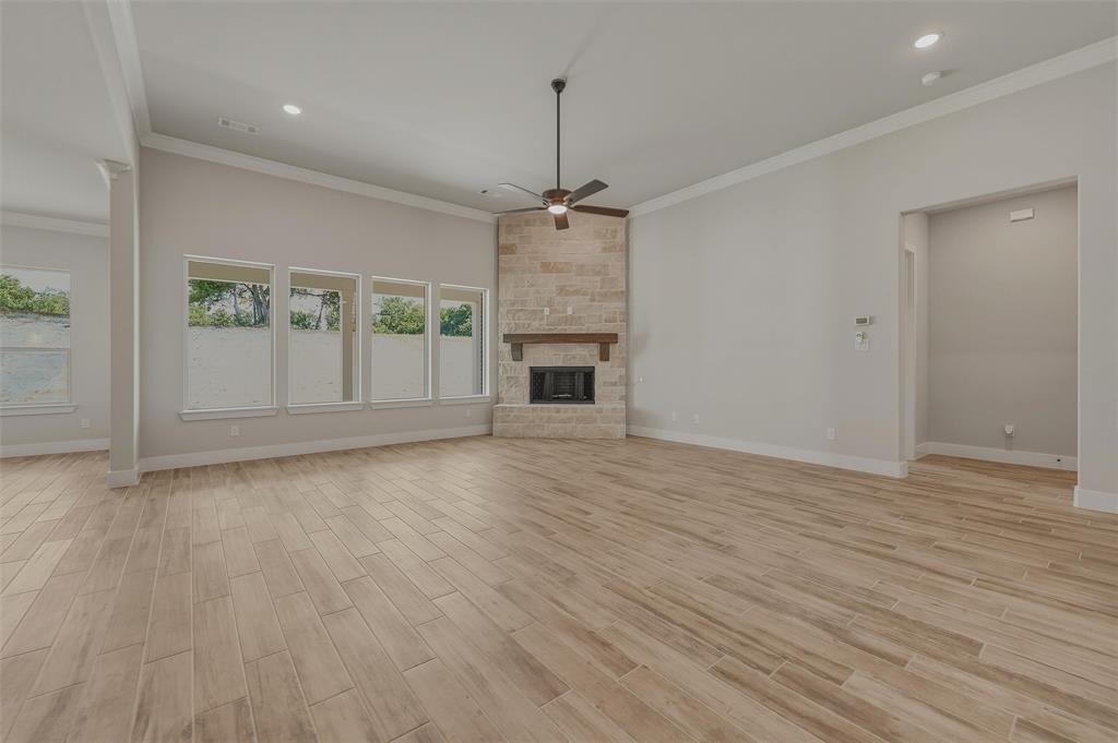 1002 Perrin Lane Property Photo 8