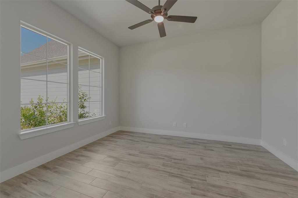 1002 Perrin Lane Property Photo 16