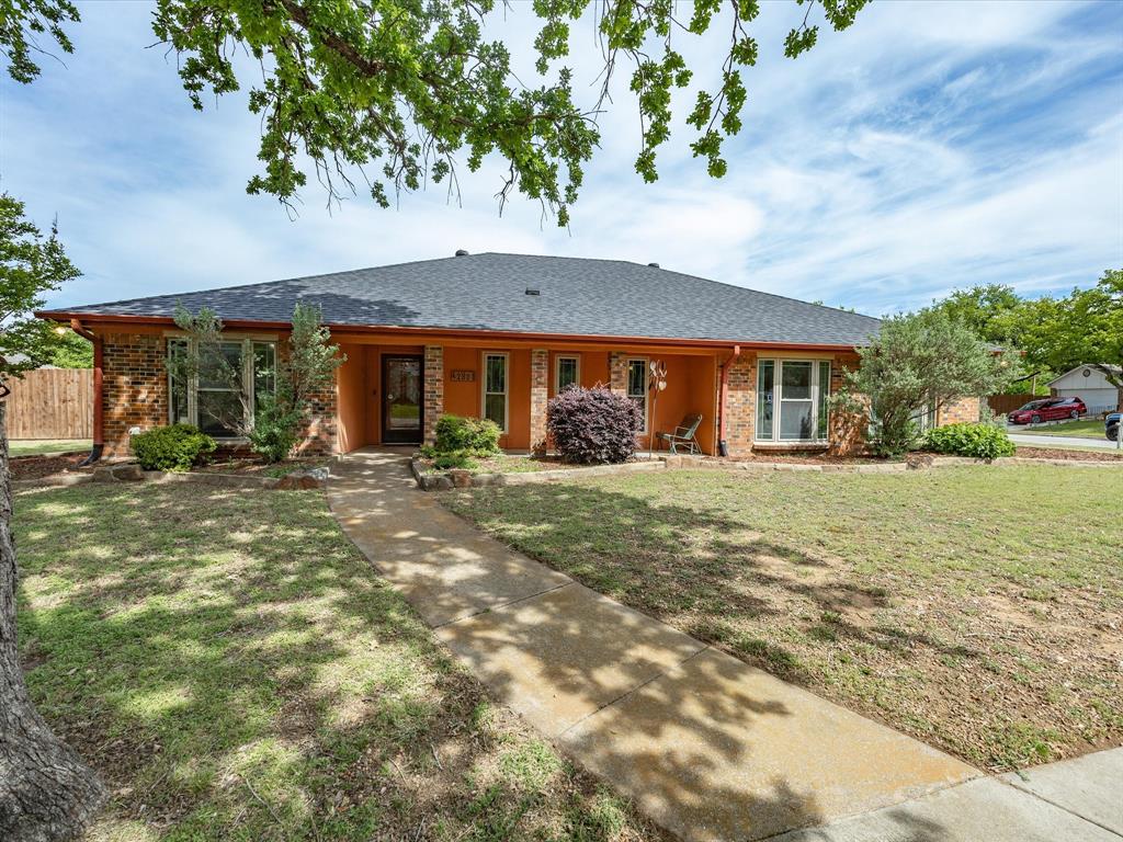 2801 Meadow Creek Property Photo 2