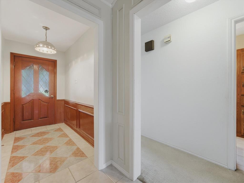 2801 Meadow Creek Property Photo 3