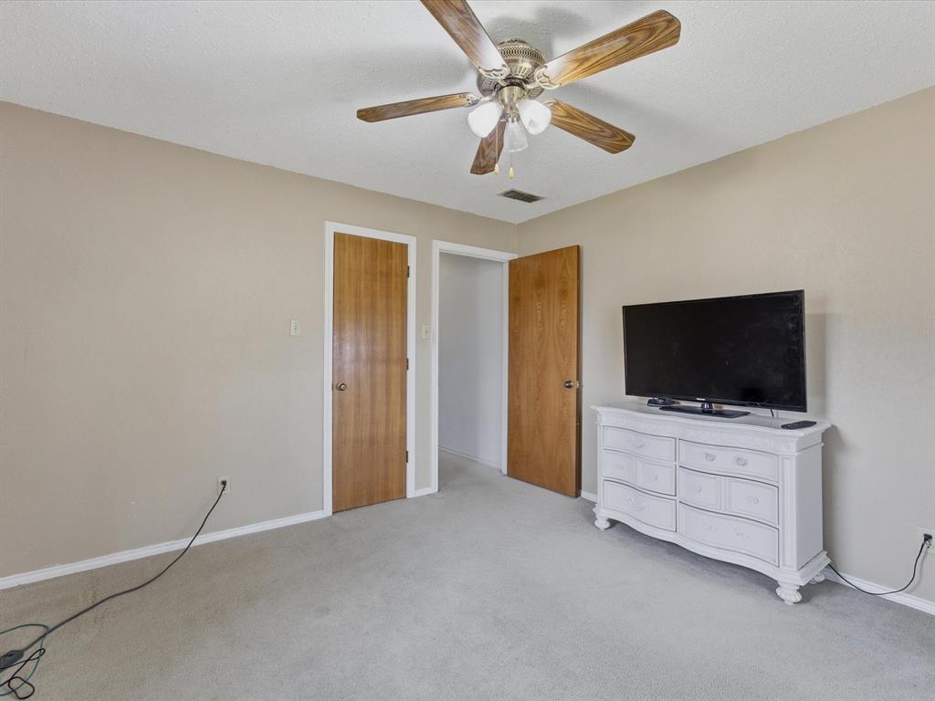 2801 Meadow Creek Property Photo 16