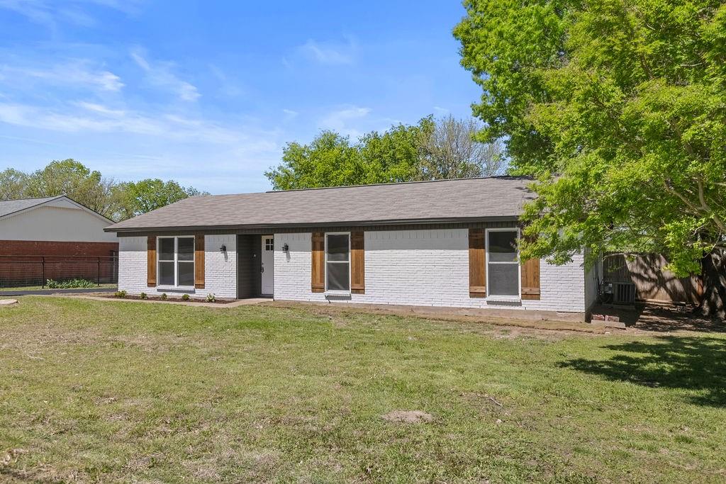 95 Tate Circle Property Photo 3