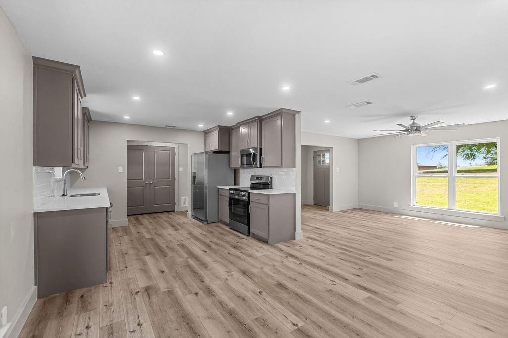 95 Tate Circle Property Photo 6