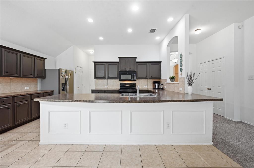 3104 Thicket Drive Property Photo 3