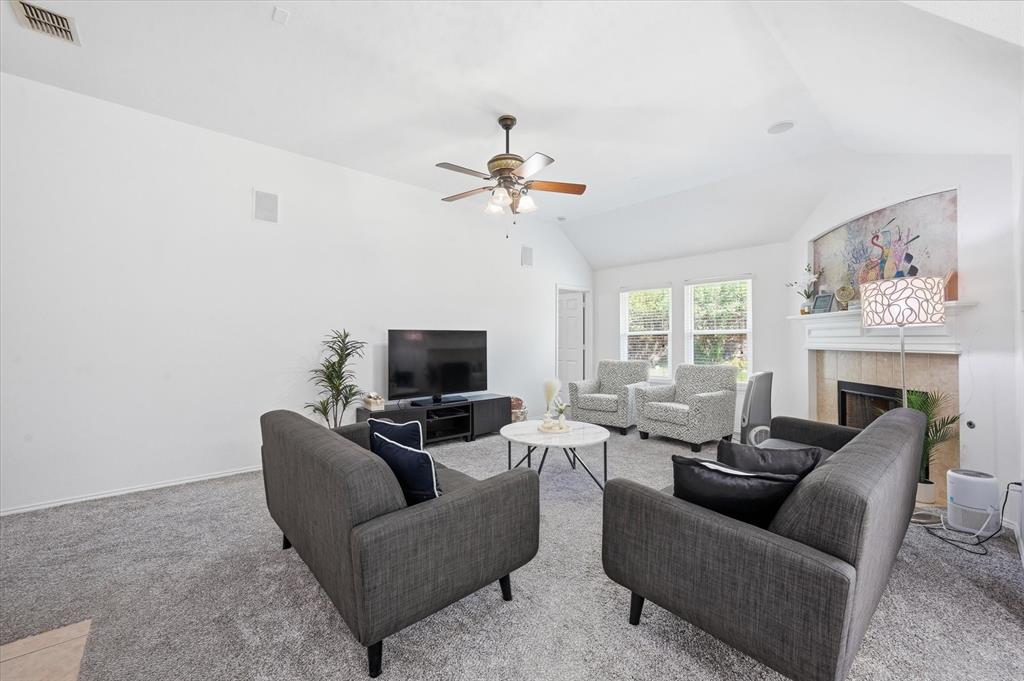 3104 Thicket Drive Property Photo 7