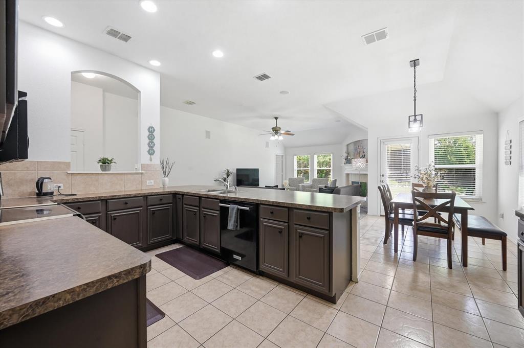 3104 Thicket Drive Property Photo 11