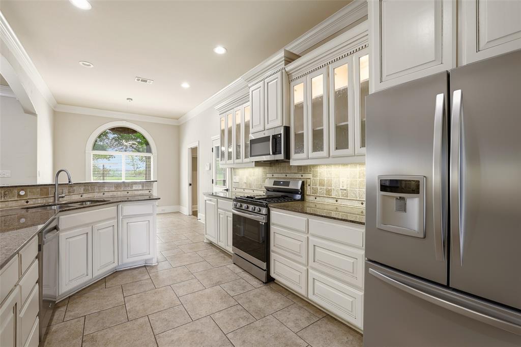 408 Seasons West Property Photo 5