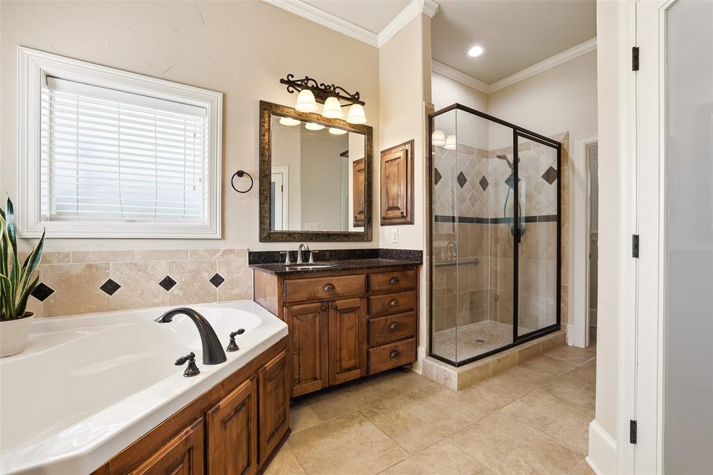 408 Seasons West Property Photo 10