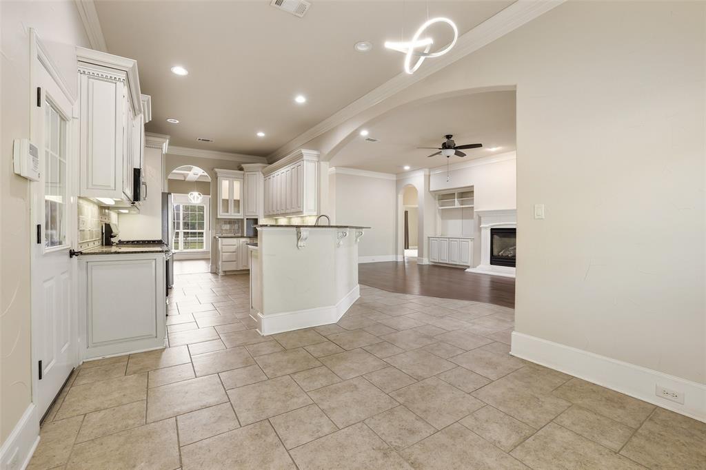 408 Seasons West Property Photo 21