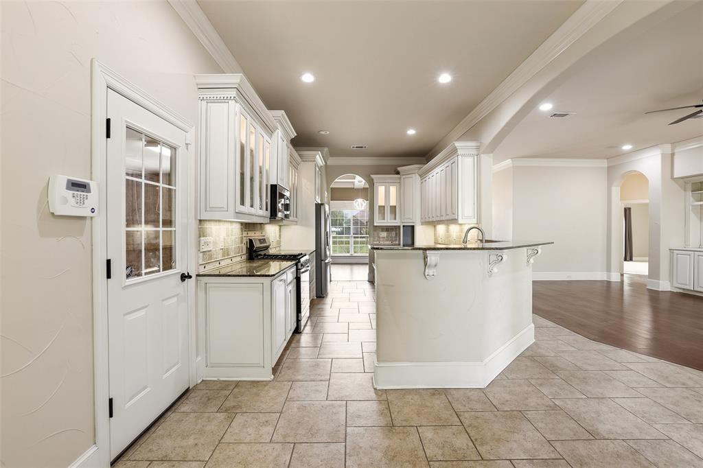 408 Seasons West Property Photo 22