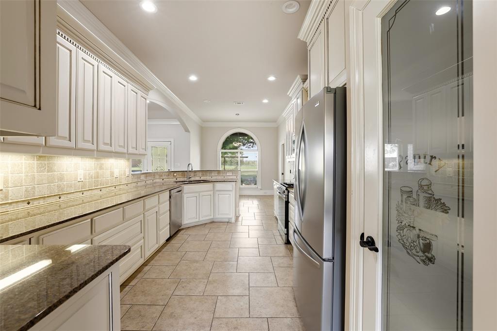 408 Seasons West Property Photo 23