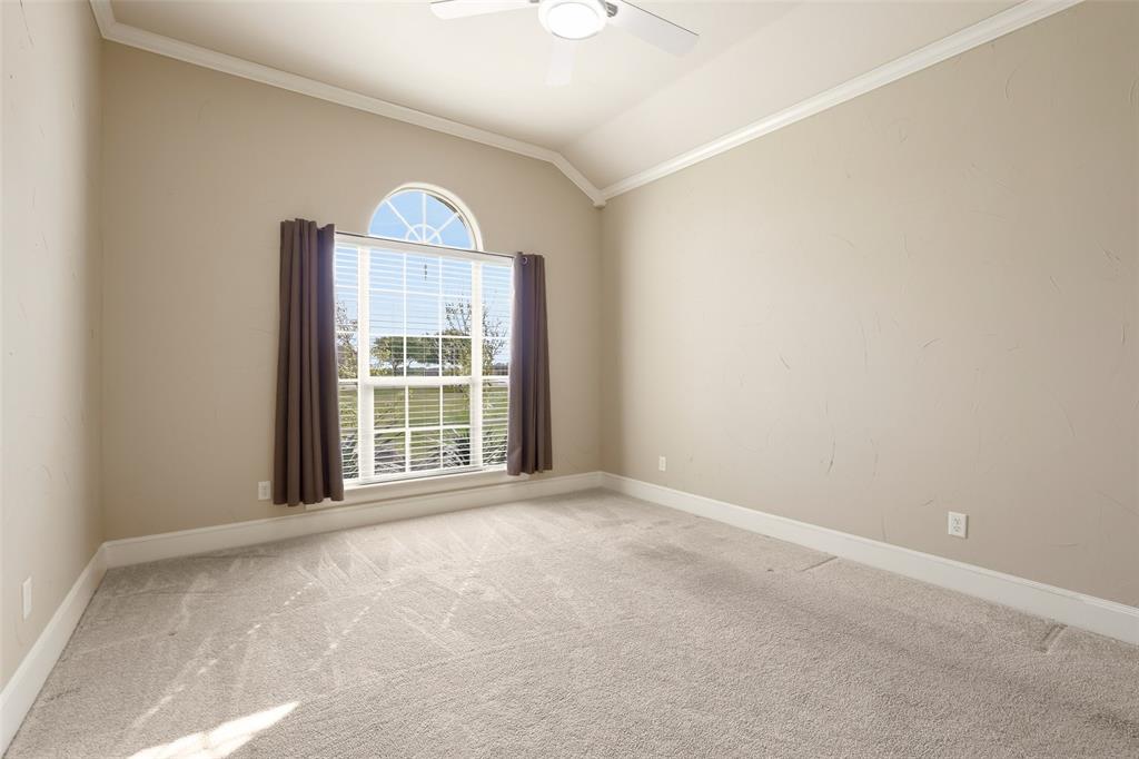 408 Seasons West Property Photo 33