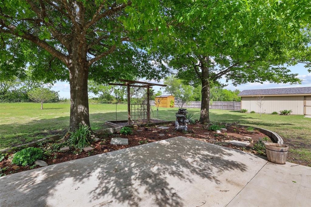408 Seasons West Property Photo 35