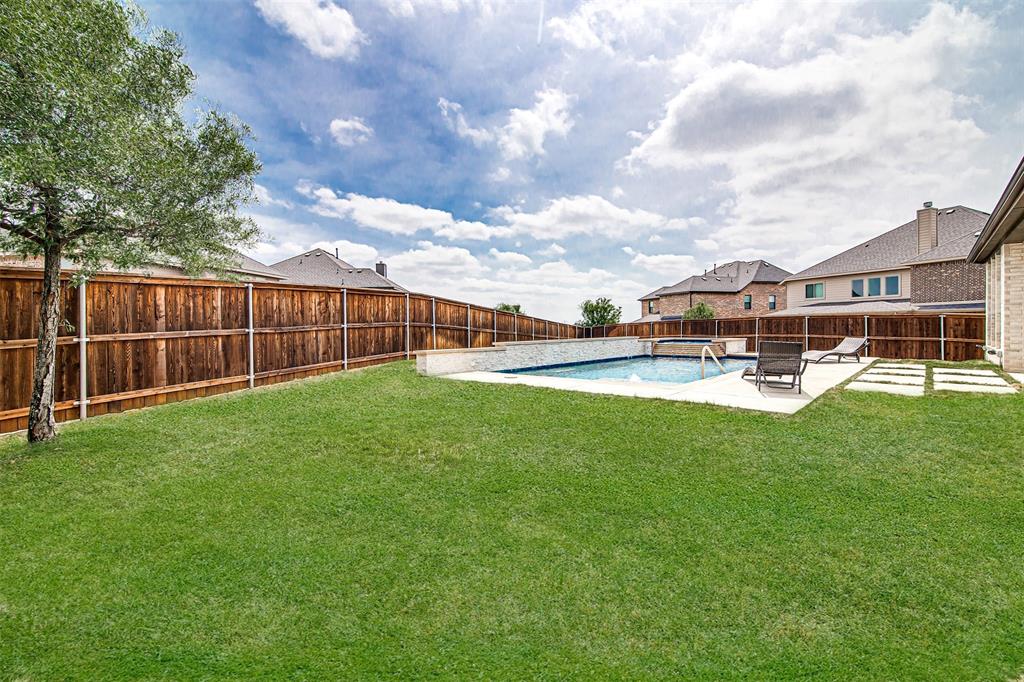 1627 Banded Ledge Drive Property Photo 3