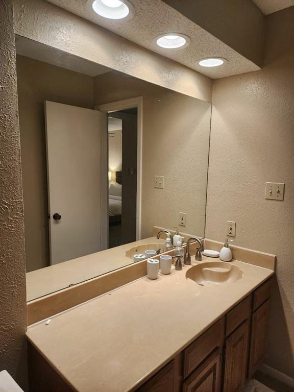 1100 Riverchase Lane 209 Property Photo 14