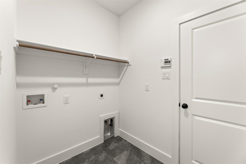 1022 Stellar Truth Way Property Photo 8