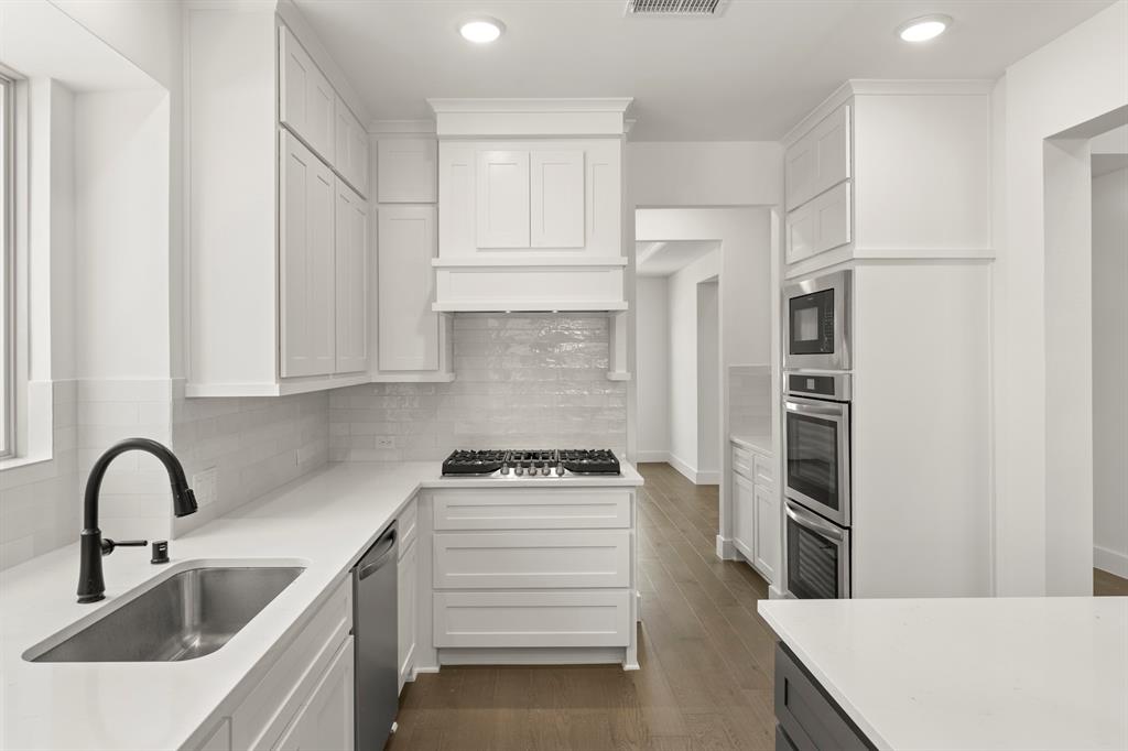 1022 Stellar Truth Way Property Photo 11