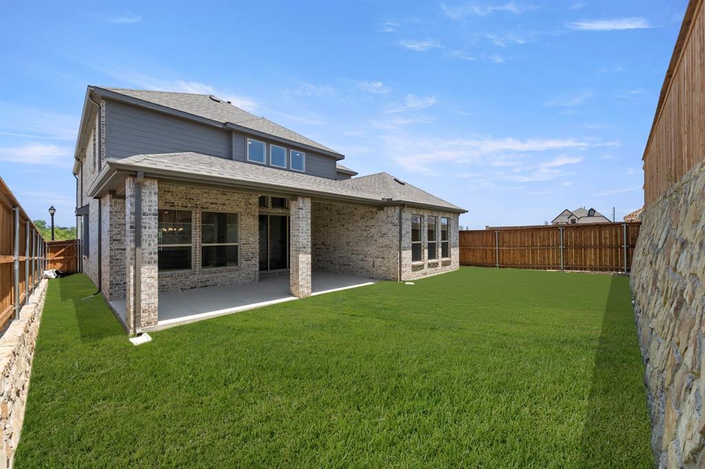 1022 Stellar Truth Way Property Photo 28