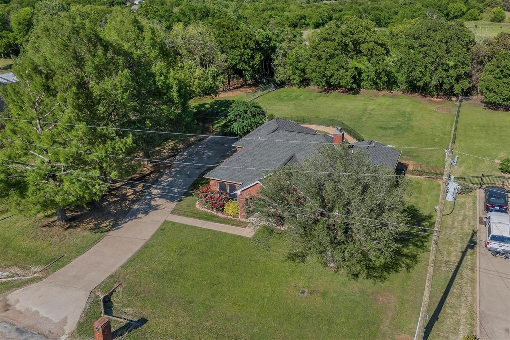 2601 Trail Tree Court Property Photo 3
