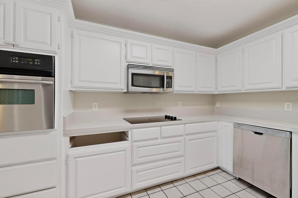 2601 Trail Tree Court Property Photo 17